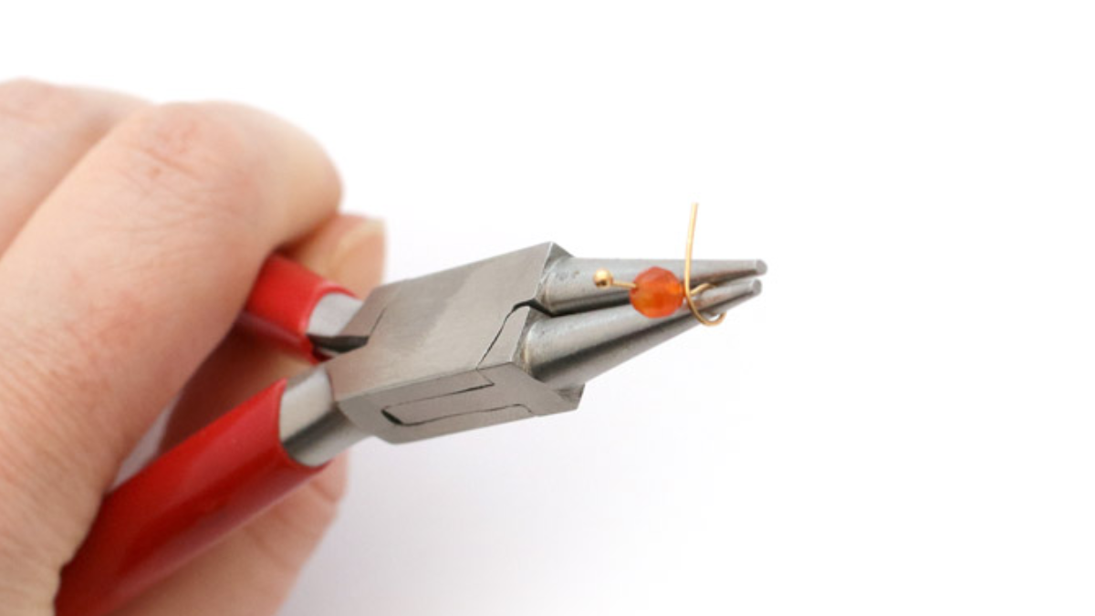 Bracciale Jonc semainier diamanté dorato con charms in oro fine alfabeto : Tappa 2 Bracciale Jonc semainier diamanté dorato con charms in oro fine alfabeto : Tappa 2