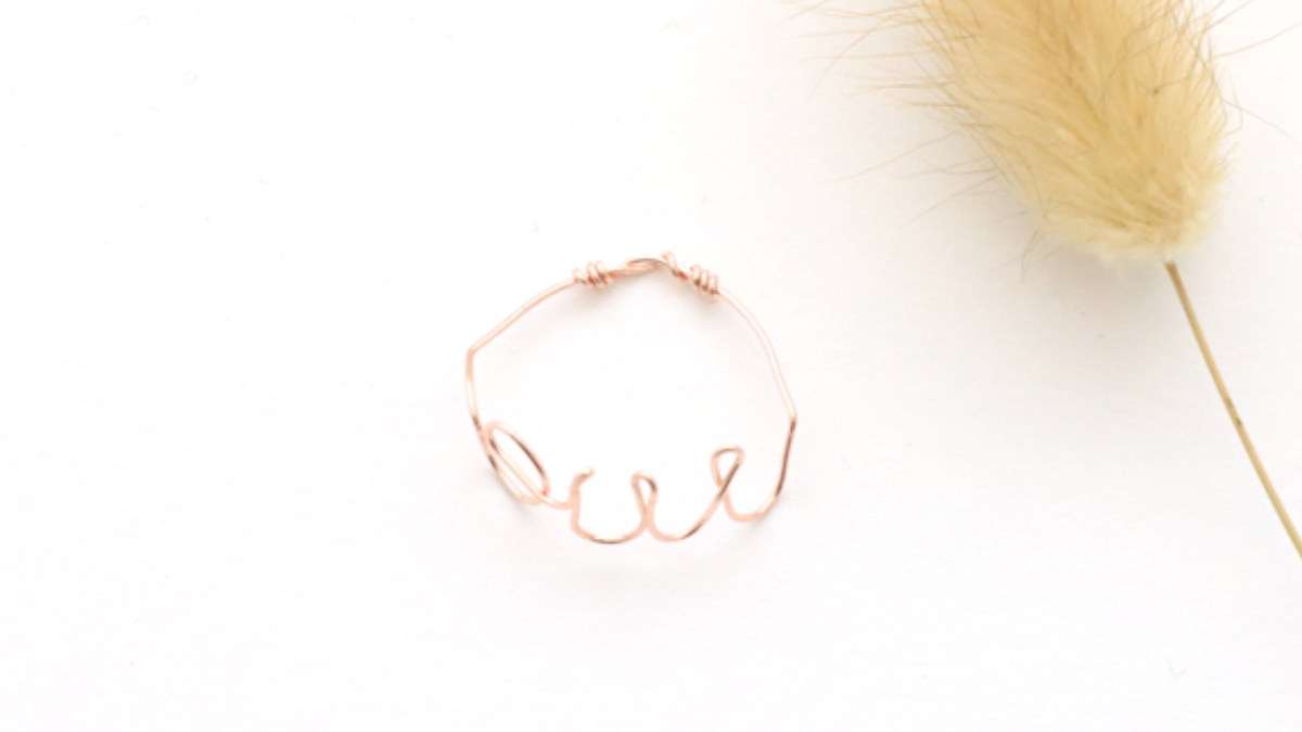 Sì parola anello in filo sagomato : Tappa 3 Sì parola anello in filo sagomato : Tappa 3