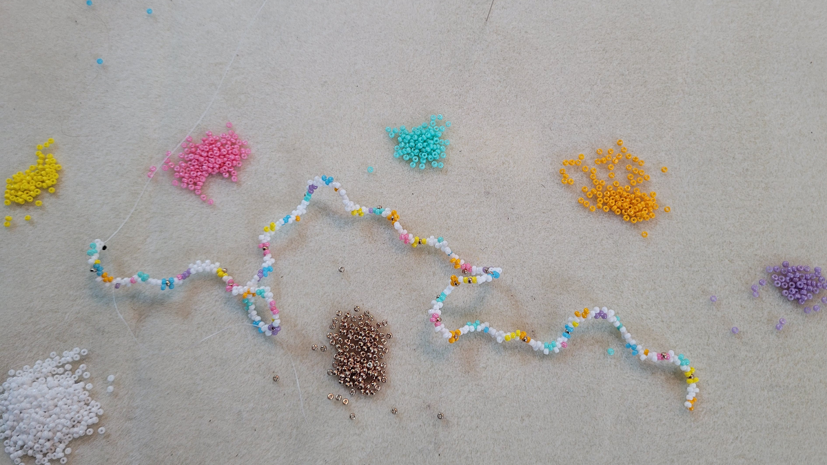 Miyuki peyote weave daisy flower bracelet : Tappa 1 Miyuki peyote weave daisy flower bracelet : Tappa 1