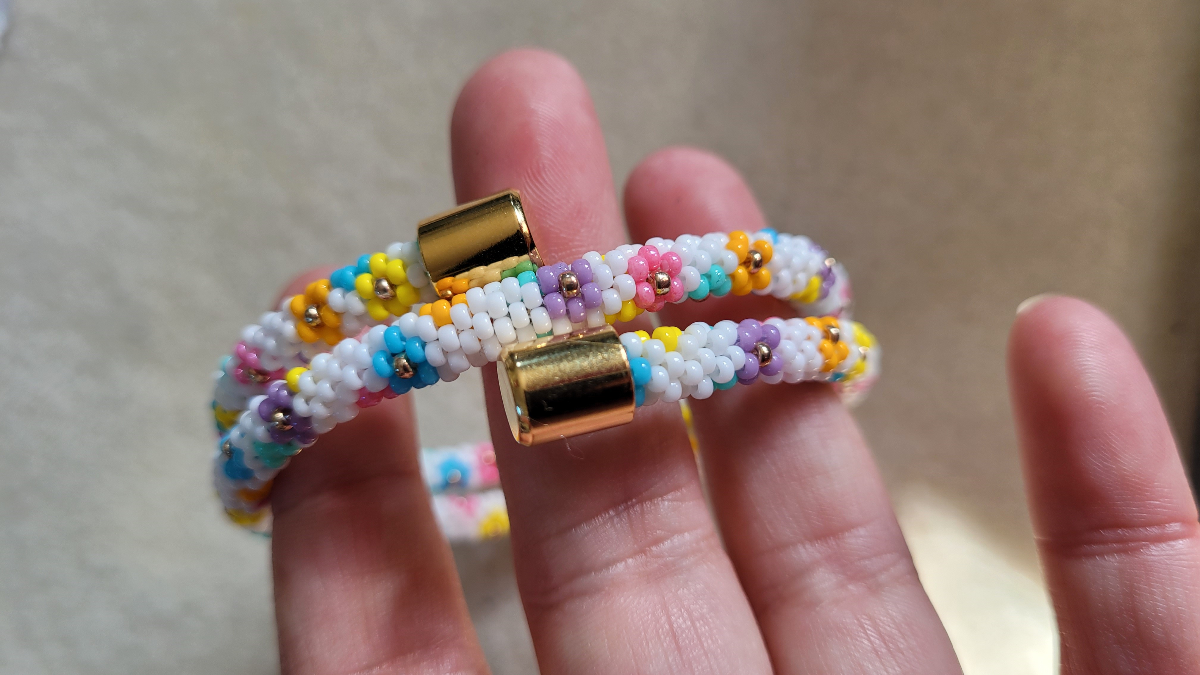 Miyuki peyote weave daisy flower bracelet : Tappa 8 Miyuki peyote weave daisy flower bracelet : Tappa 8