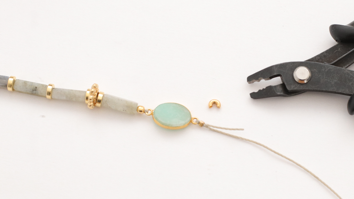 Tutorial sui braccialetti regolabili con perline di labradorite e turchese : Tappa 7 Tutorial sui braccialetti regolabili con perline di labradorite e turchese : Tappa 7