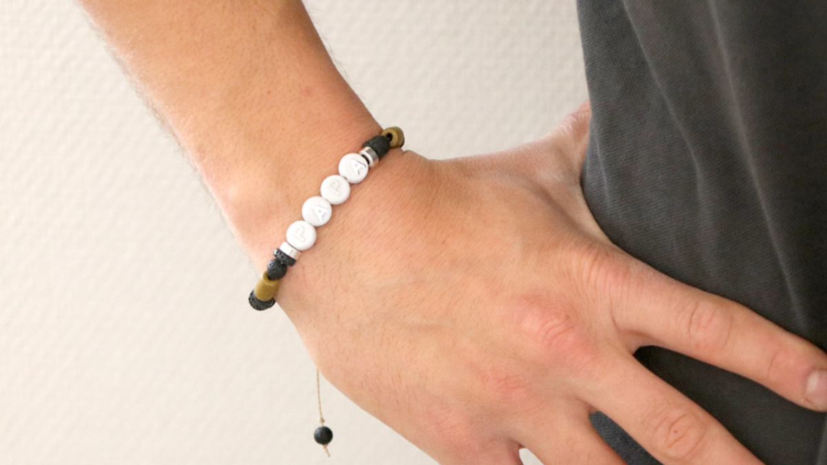 Schema Festa del papà alfabeto perline bracciale regolabile fiocco Schema Festa del papà alfabeto perline bracciale regolabile fiocco