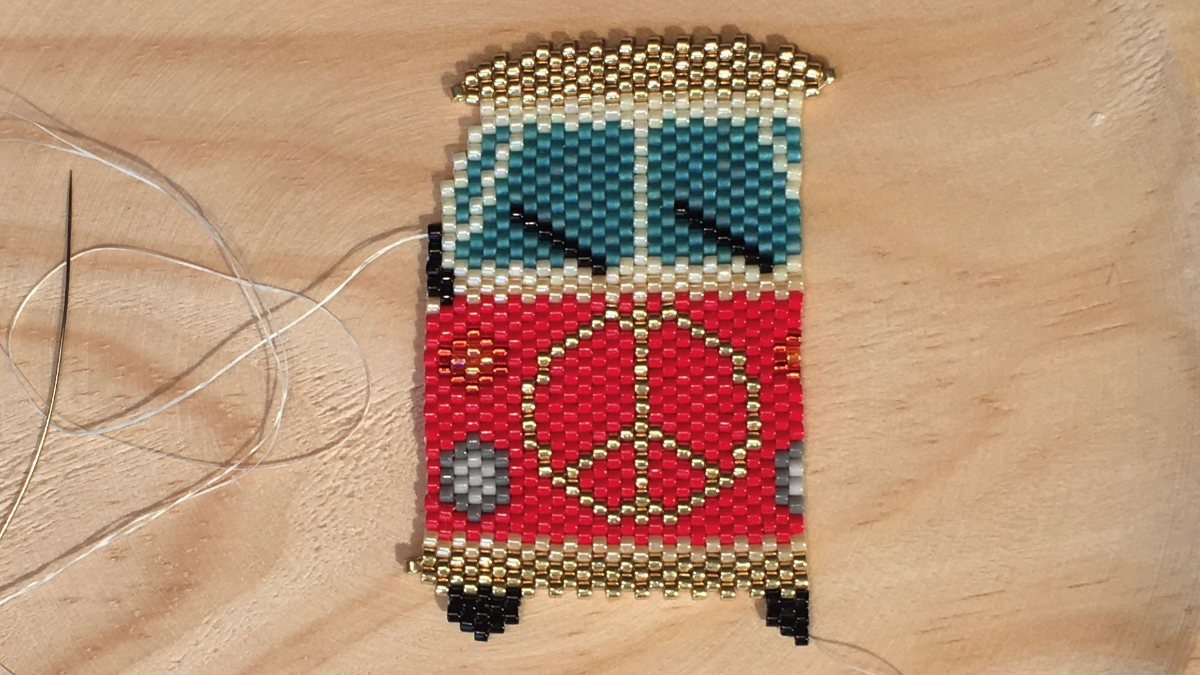 Tessitura Van in brickstitch con perline Miyuki Delicas 11/0 : Tappa 6 Tessitura Van in brickstitch con perline Miyuki Delicas 11/0 : Tappa 6