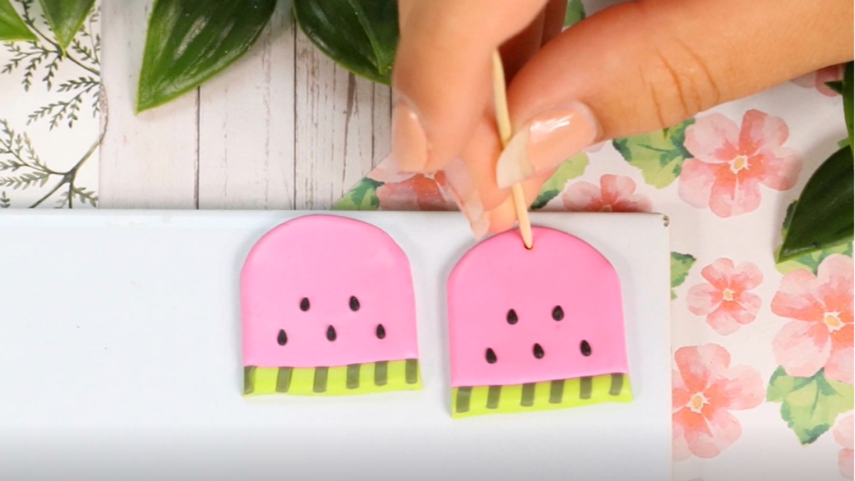 Orecchini anguria in argilla polimerica : Tappa 15 Orecchini anguria in argilla polimerica : Tappa 15