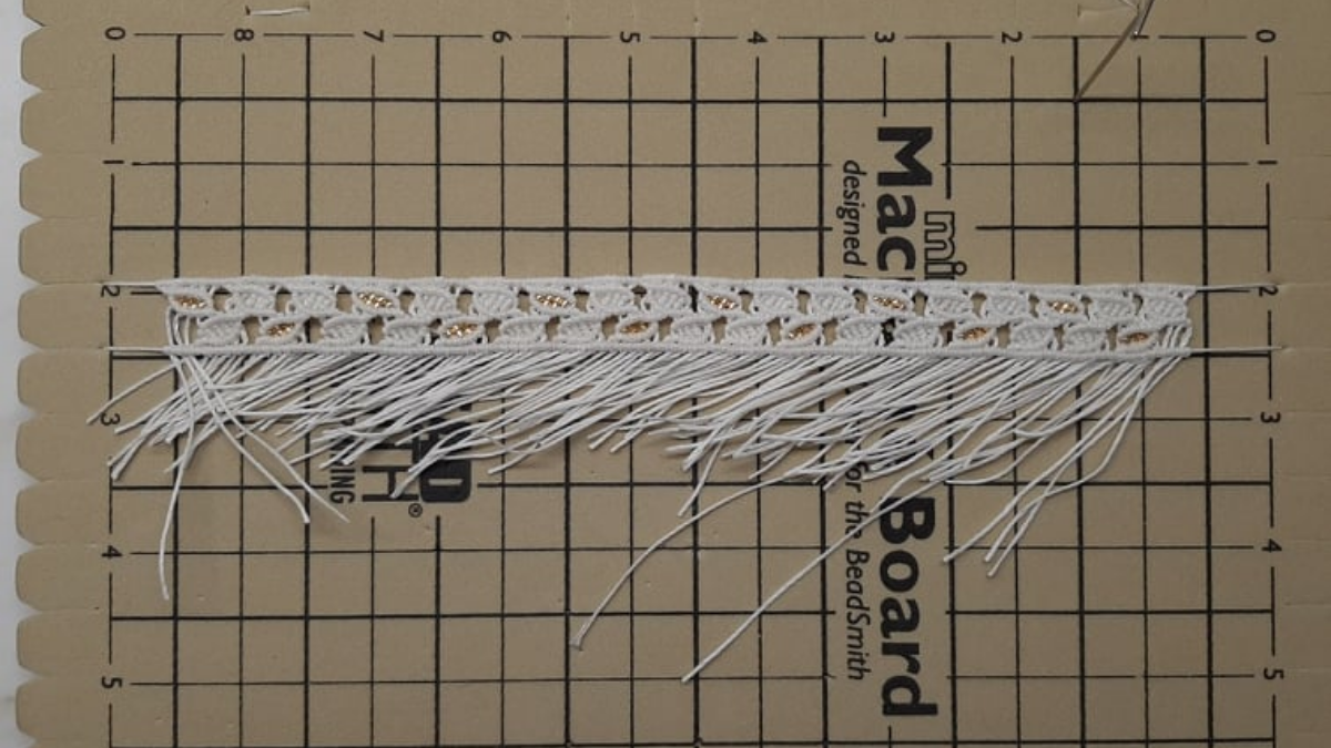 Cavigliera fai da te con motivo a foglia Micromacramé e perline Miyuki : Tappa 14 Cavigliera fai da te con motivo a foglia Micromacramé e perline Miyuki : Tappa 14