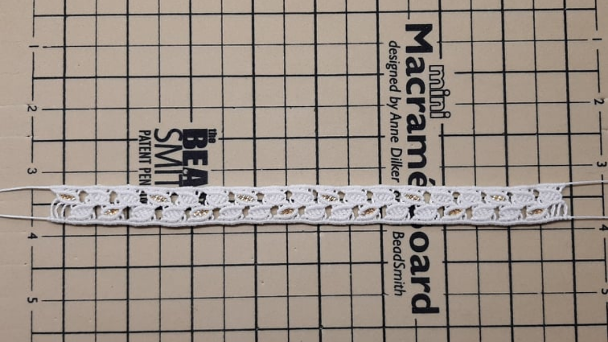 Cavigliera fai da te con motivo a foglia Micromacramé e perline Miyuki : Tappa 15 Cavigliera fai da te con motivo a foglia Micromacramé e perline Miyuki : Tappa 15