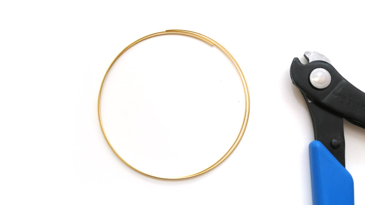 Bracciale fai da te di perline Rudraksha o lacrime di Shiva : Tappa 1 Bracciale fai da te di perline Rudraksha o lacrime di Shiva : Tappa 1