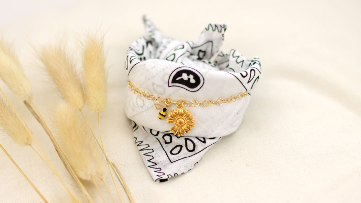 Bracciale Bandana fai da te con ciondolo ape Bracciale Bandana fai da te con ciondolo ape