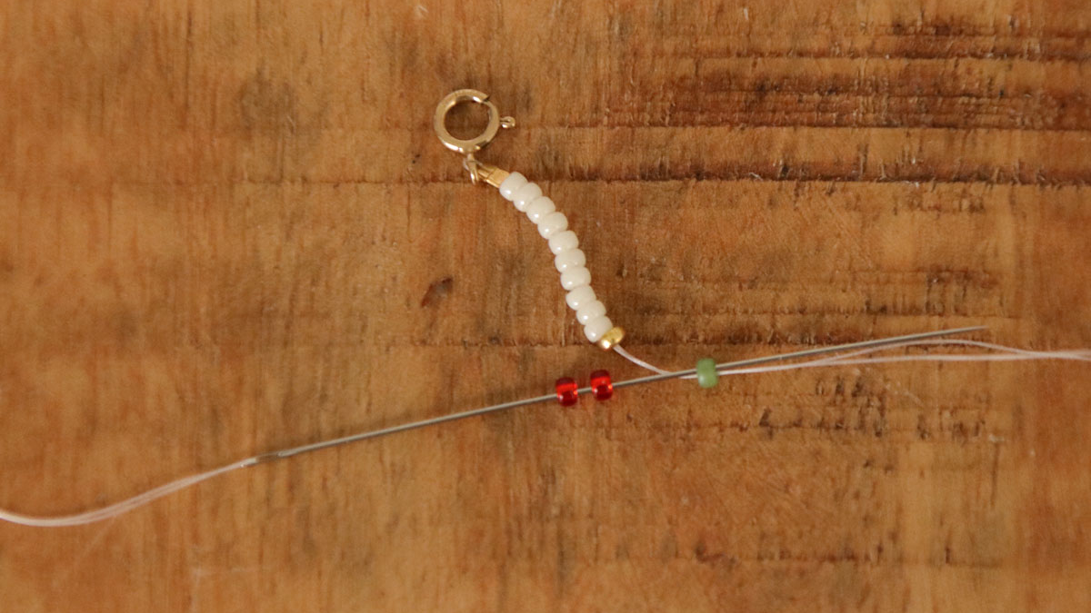 Bracciale di frutta fai da te con perline di semi : Tappa 2 Bracciale di frutta fai da te con perline di semi : Tappa 2