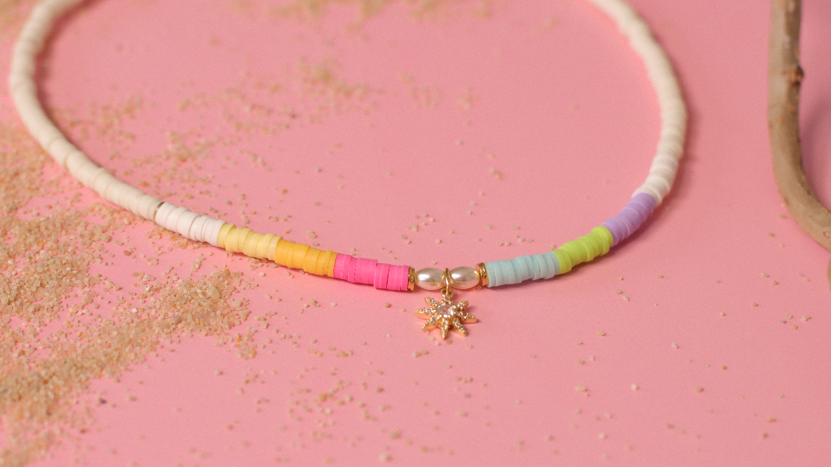 Collana stile surfista Heishi con charm in zirconi multicolori! : Tappa 2 Collana stile surfista Heishi con charm in zirconi multicolori! : Tappa 2