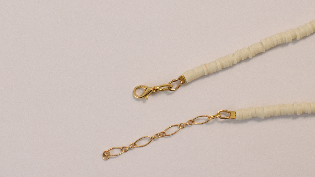 Collana stile surfista Heishi con charm in zirconi multicolori! : Tappa 3 Collana stile surfista Heishi con charm in zirconi multicolori! : Tappa 3