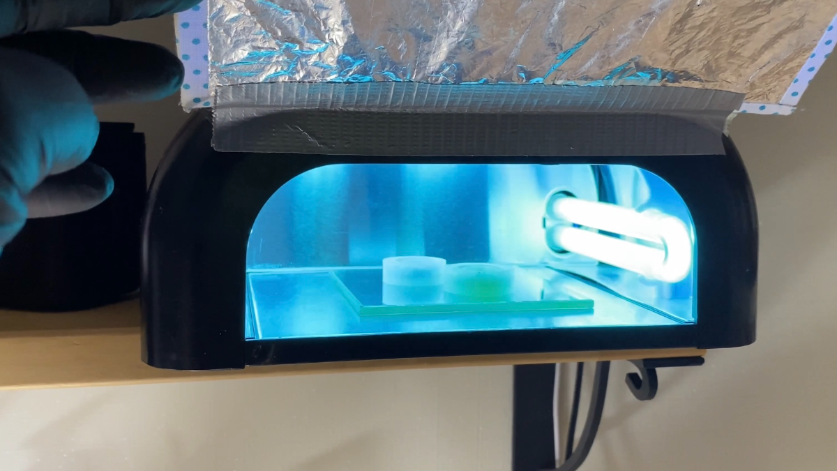 Orecchini a cerchio in resina con anelli intrecciati : Tappa 5 Orecchini a cerchio in resina con anelli intrecciati : Tappa 5