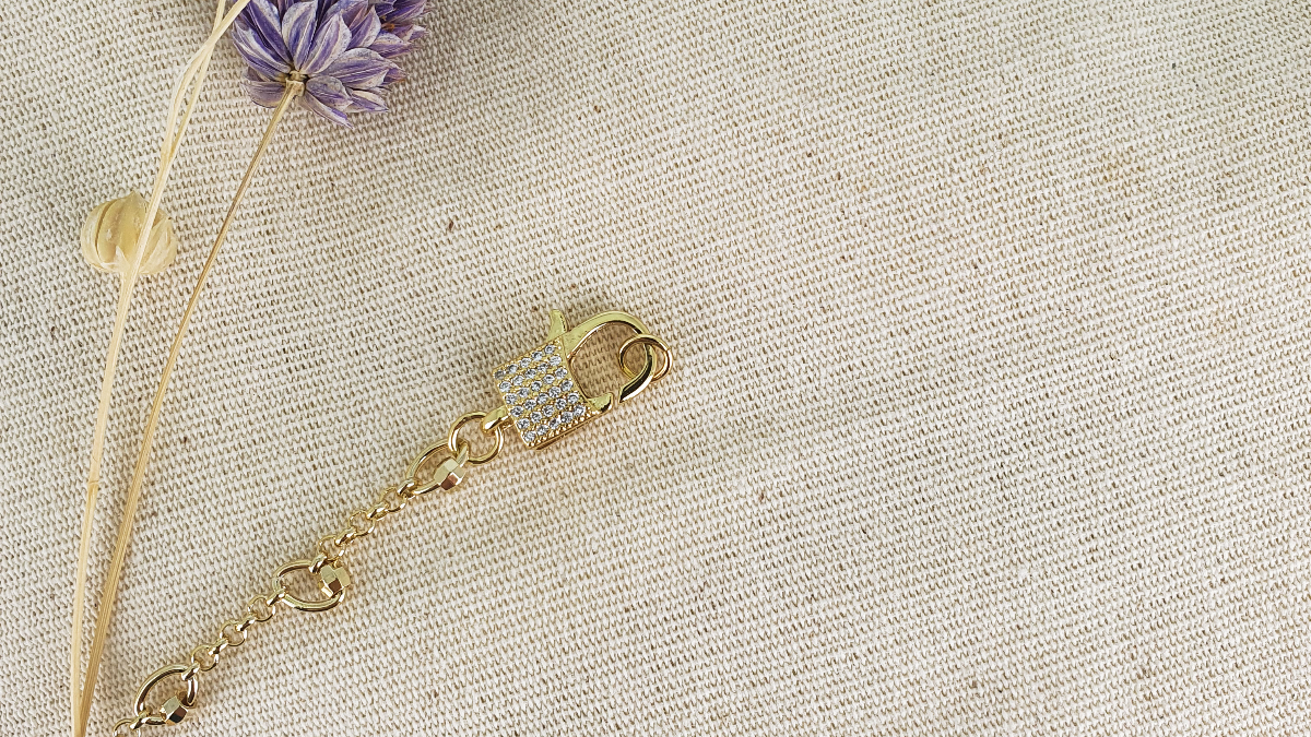 Collana con ciondolo occhio e zirconi : Tappa 3 Collana con ciondolo occhio e zirconi : Tappa 3