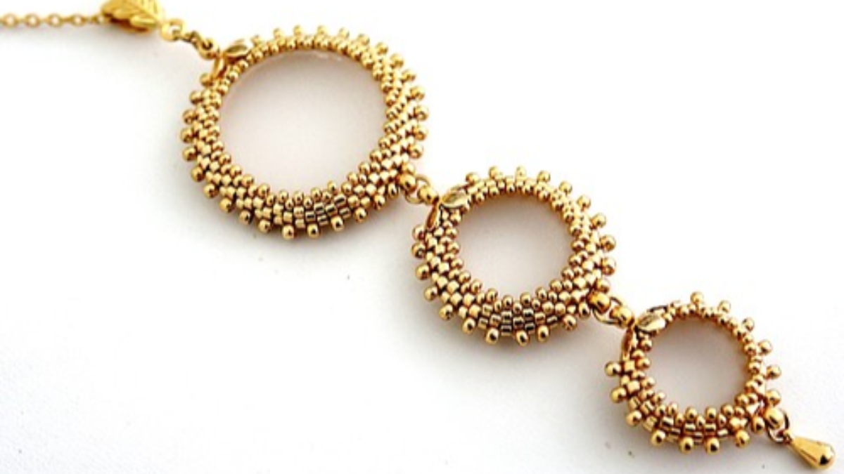 Schema Ciondolo Takamata con cabochon di Puca con perline Miyuki Schema Ciondolo Takamata con cabochon di Puca con perline Miyuki