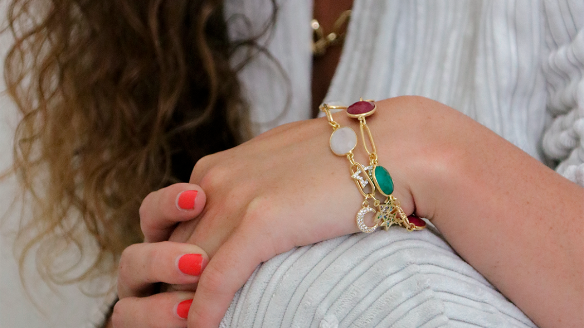 Schema Bracciali asimmetrici con gemme e zirconi Schema Bracciali asimmetrici con gemme e zirconi