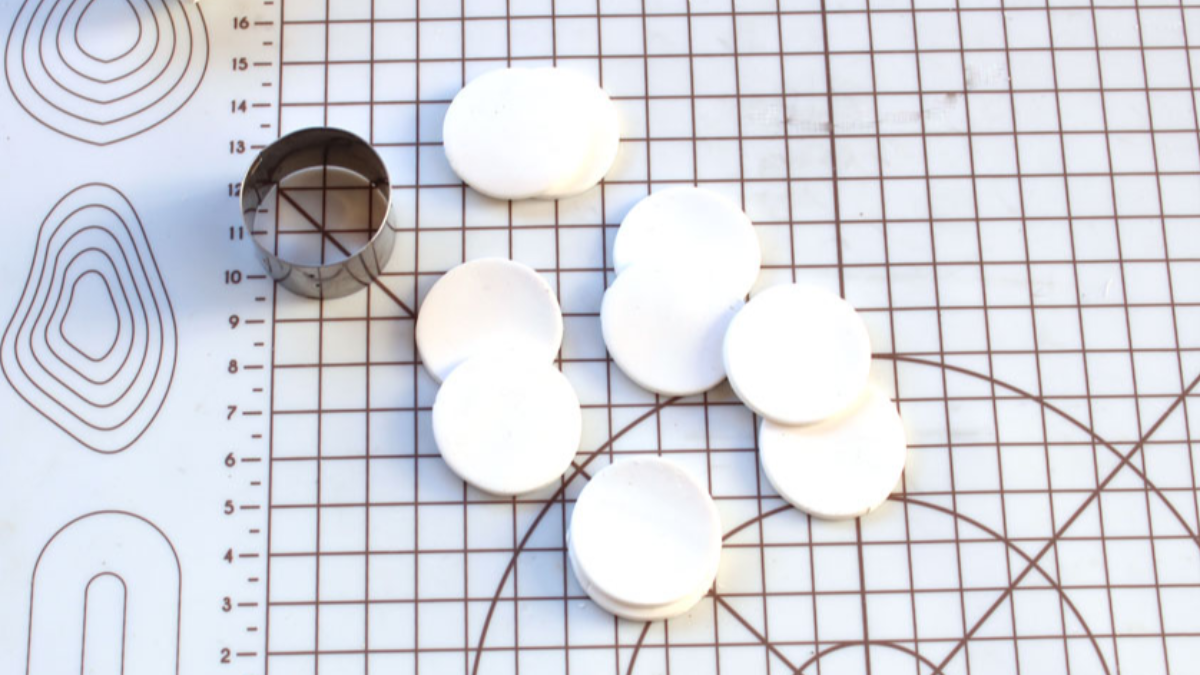 Collana con grandi perle di argilla polimerica, imitazione della ceramica : Tappa 2 Collana con grandi perle di argilla polimerica, imitazione della ceramica : Tappa 2