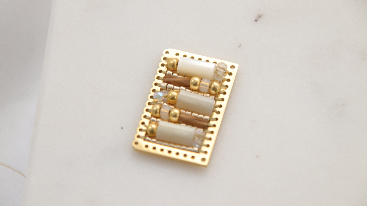 Orecchini di perle intrecciate : Tappa 3 Orecchini di perle intrecciate : Tappa 3