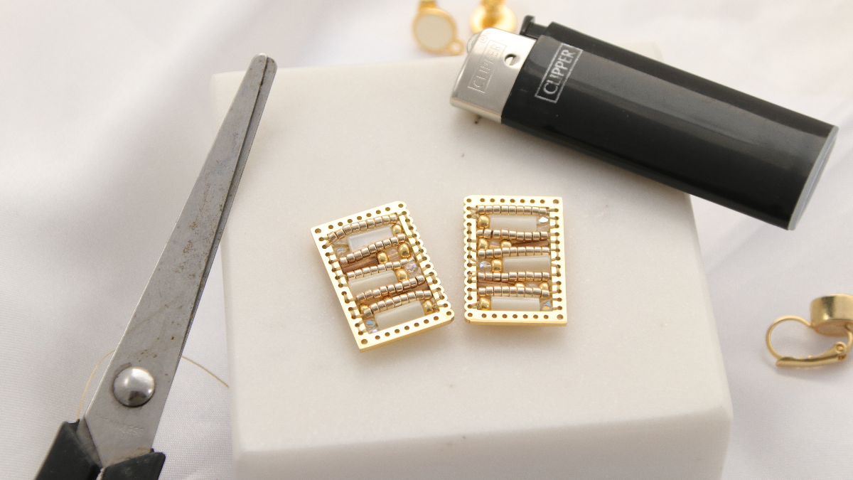 Orecchini di perle intrecciate : Tappa 4 Orecchini di perle intrecciate : Tappa 4