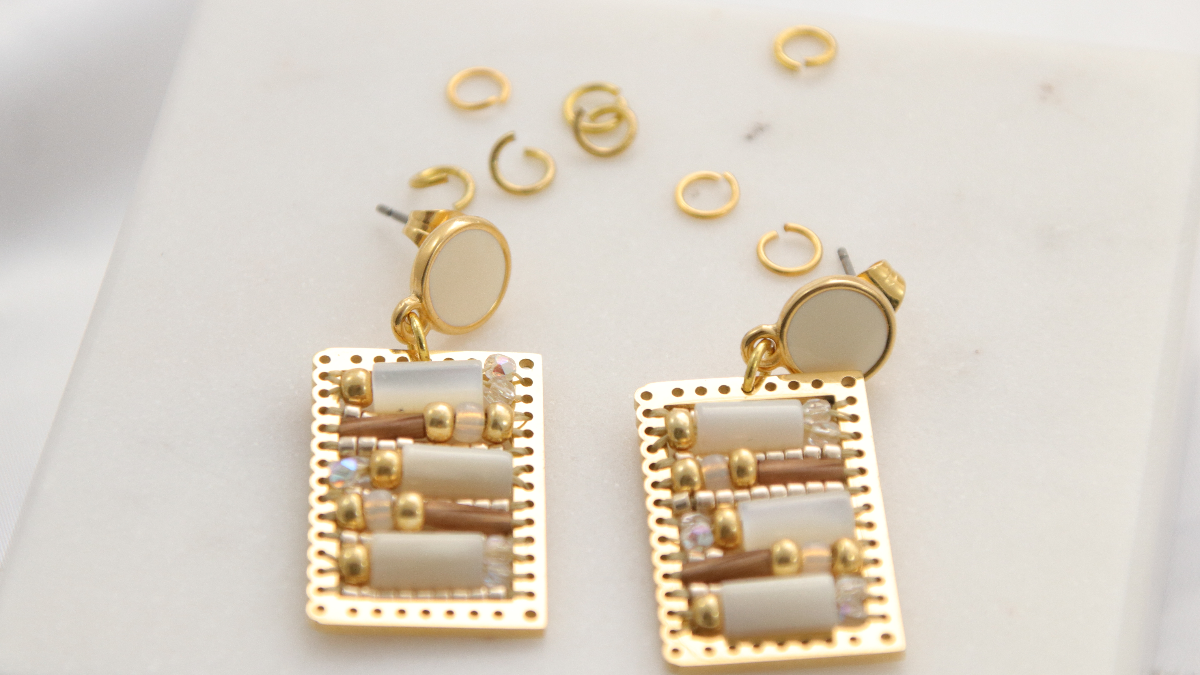 Orecchini di perle intrecciate : Tappa 5 Orecchini di perle intrecciate : Tappa 5