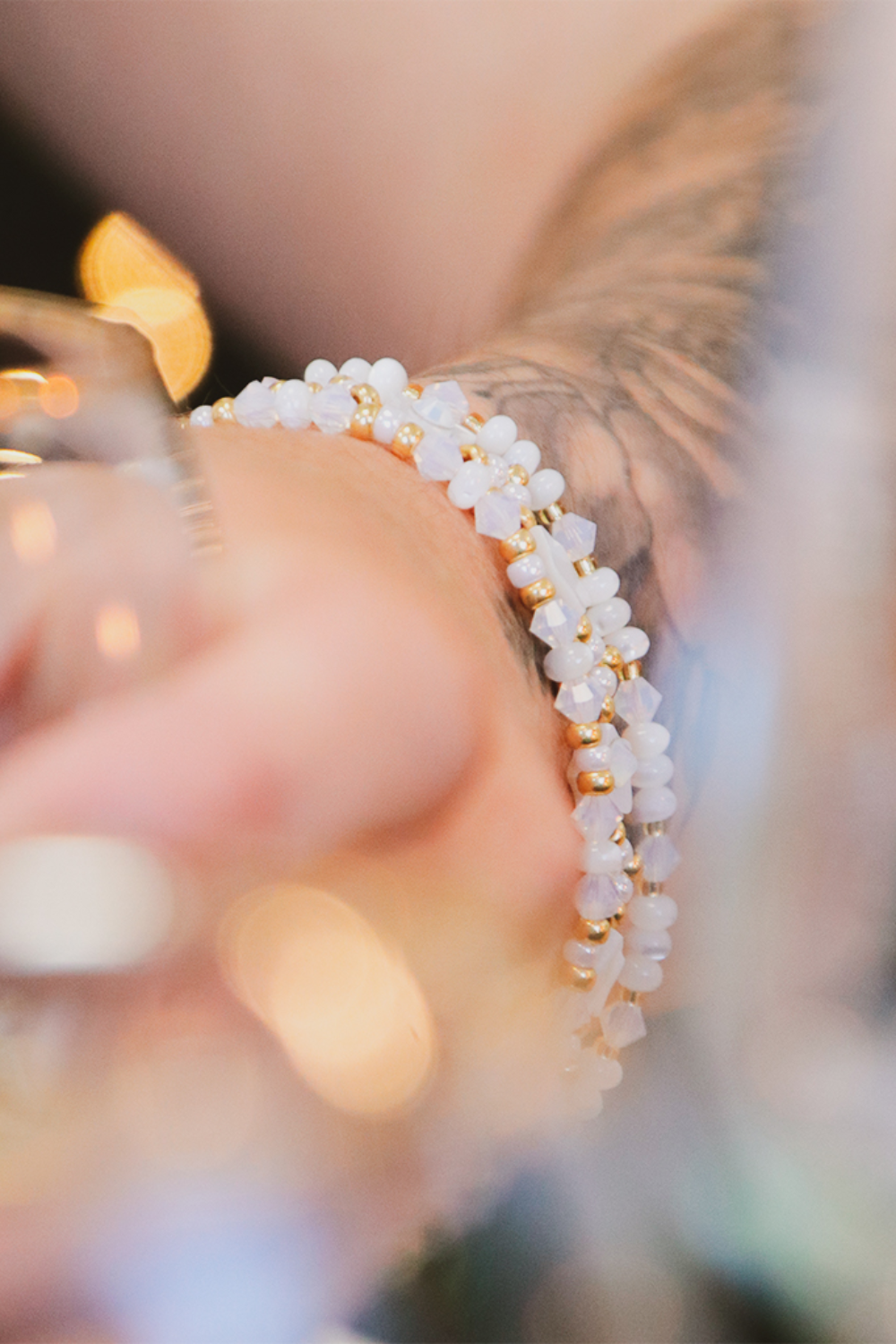 Schema Bracciale a più file in madreperla e cristallo puro Schema Bracciale a più file in madreperla e cristallo puro