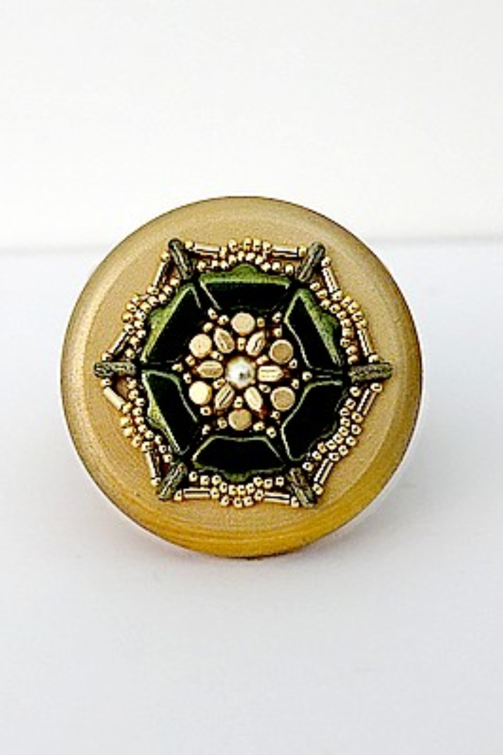 Schema Scatola segreta Jodie con perle di vetro Delos, Piros e Minos di Puca Schema Scatola segreta Jodie con perle di vetro Delos, Piros e Minos di Puca