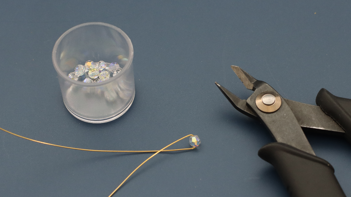 Fiocco di neve fai da te fatto di perline di cristallo e filo : Tappa 1 Fiocco di neve fai da te fatto di perline di cristallo e filo : Tappa 1