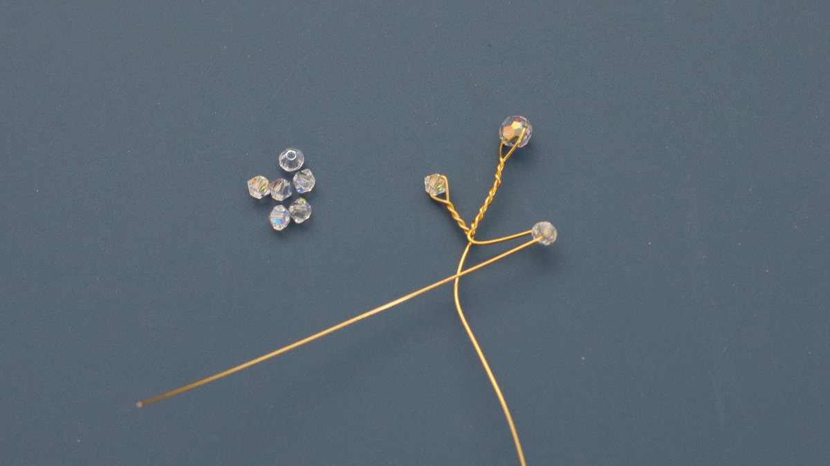 Fiocco di neve fai da te fatto di perline di cristallo e filo : Tappa 3 Fiocco di neve fai da te fatto di perline di cristallo e filo : Tappa 3