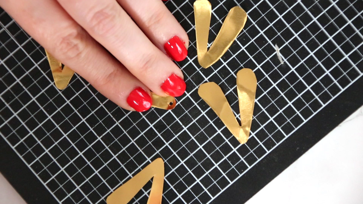 Vischio d'oro metallico fai da te e pompon bianchi : Tappa 2 Vischio d'oro metallico fai da te e pompon bianchi : Tappa 2