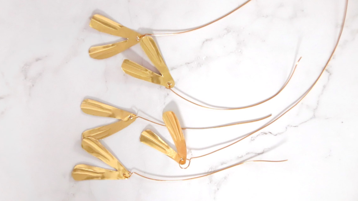 Vischio d'oro metallico fai da te e pompon bianchi : Tappa 4 Vischio d'oro metallico fai da te e pompon bianchi : Tappa 4