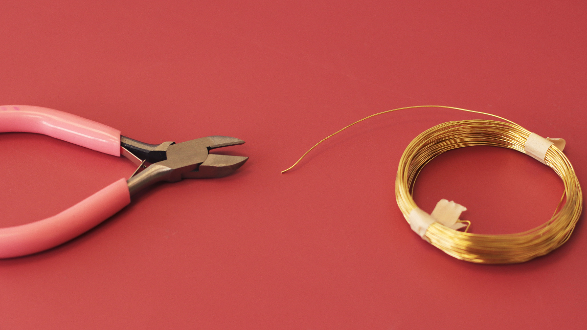 Anello fai da te per principianti con biconi arcobaleno Swarovski : Tappa 1 Anello fai da te per principianti con biconi arcobaleno Swarovski : Tappa 1