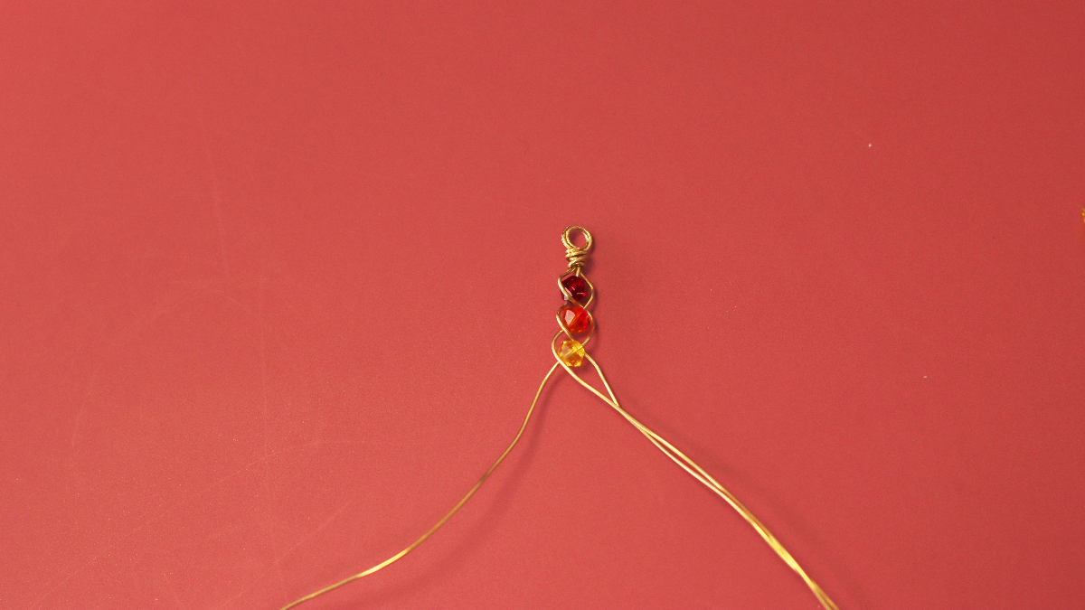 Anello fai da te per principianti con biconi arcobaleno Swarovski : Tappa 5 Anello fai da te per principianti con biconi arcobaleno Swarovski : Tappa 5