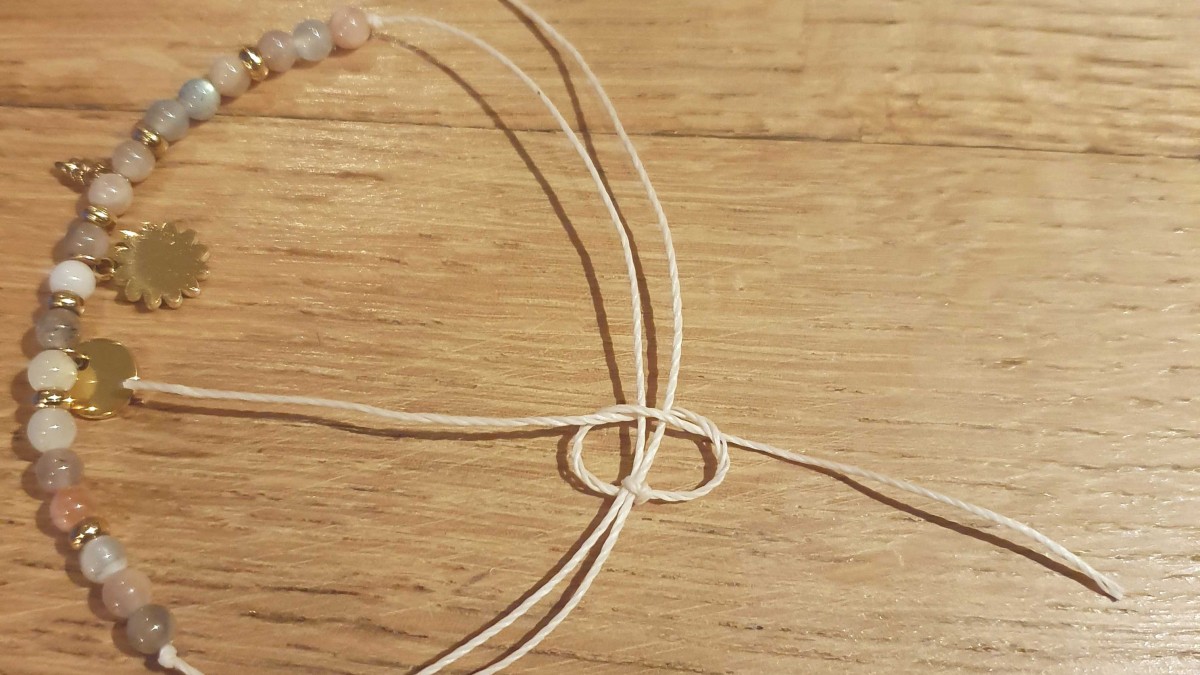 Festa della mamma fai da te: braccialetto madre-figlia in acciaio inossidabile e pietre preziose : Tappa 4 Festa della mamma fai da te: braccialetto madre-figlia in acciaio inossidabile e pietre preziose : Tappa 4