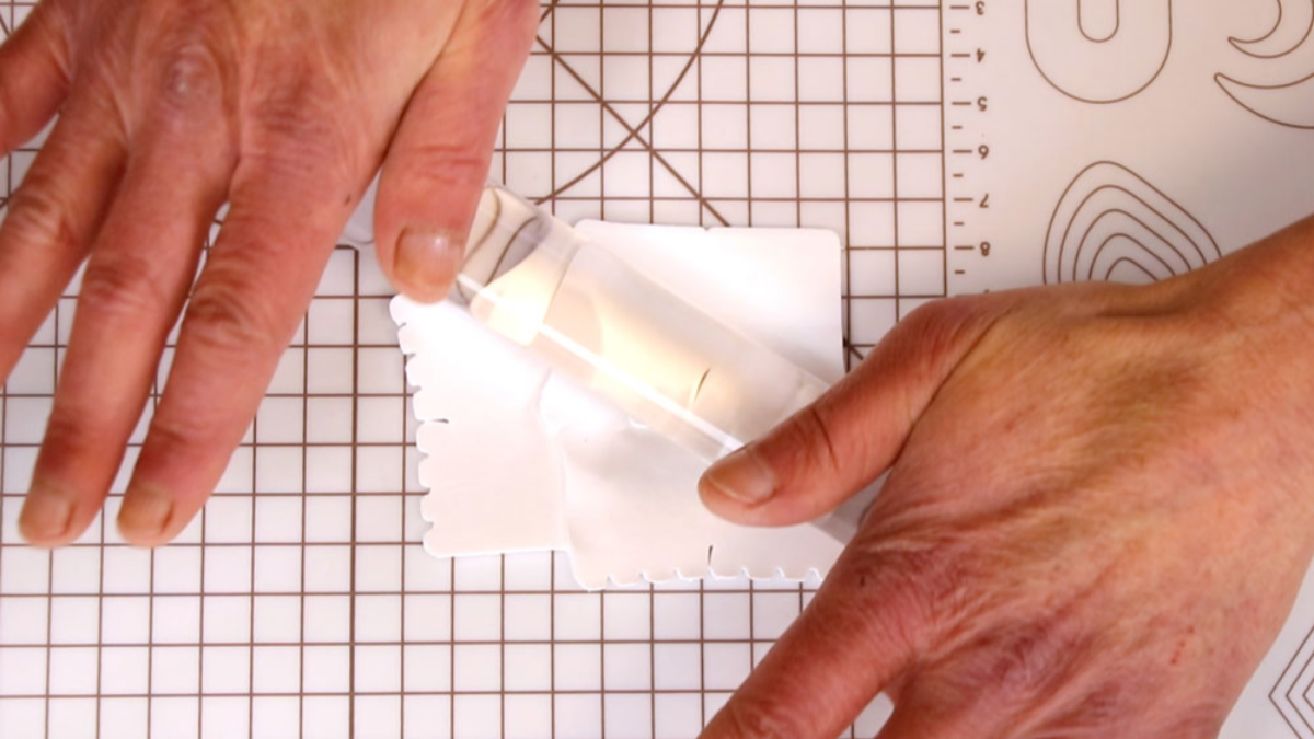 Orecchini in polimero e resina con fiori di ortensia essiccati : Tappa 1 Orecchini in polimero e resina con fiori di ortensia essiccati : Tappa 1