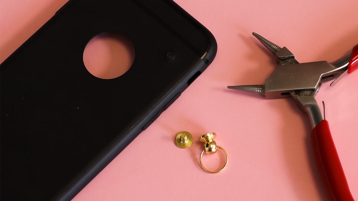 Gioiello telefonico con rivetto : Tappa 7 Gioiello telefonico con rivetto : Tappa 7