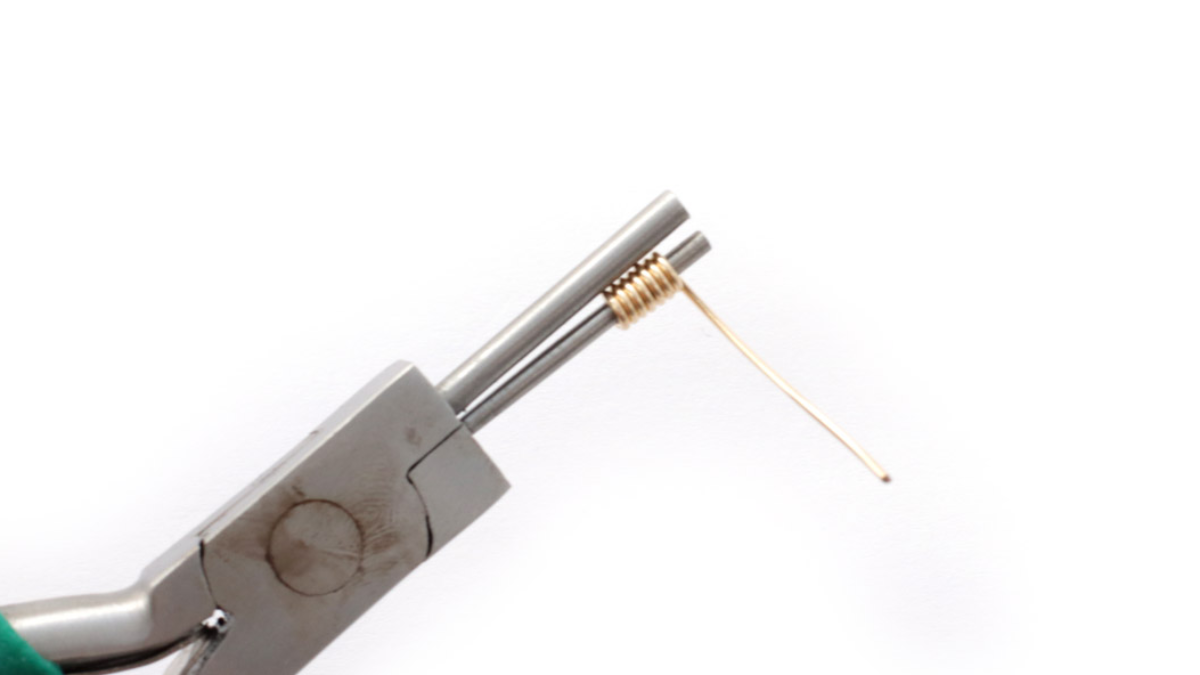 Create il vostro anello con filo d'oro e pietre preziose : Tappa 2 Create il vostro anello con filo d'oro e pietre preziose : Tappa 2