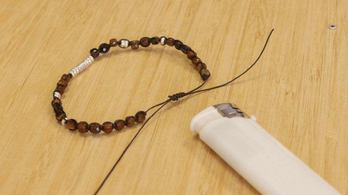 Braccialetti di coppia con perline heishi, pietre preziose e cordino di chiusura : Tappa 7 Braccialetti di coppia con perline heishi, pietre preziose e cordino di chiusura : Tappa 7