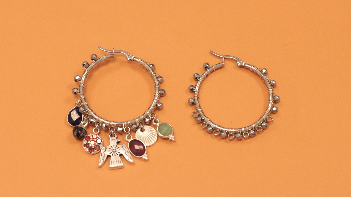 Orecchini a cerchio in filo d'argento e ciondoli con pietre preziose : Tappa 6 Orecchini a cerchio in filo d'argento e ciondoli con pietre preziose : Tappa 6