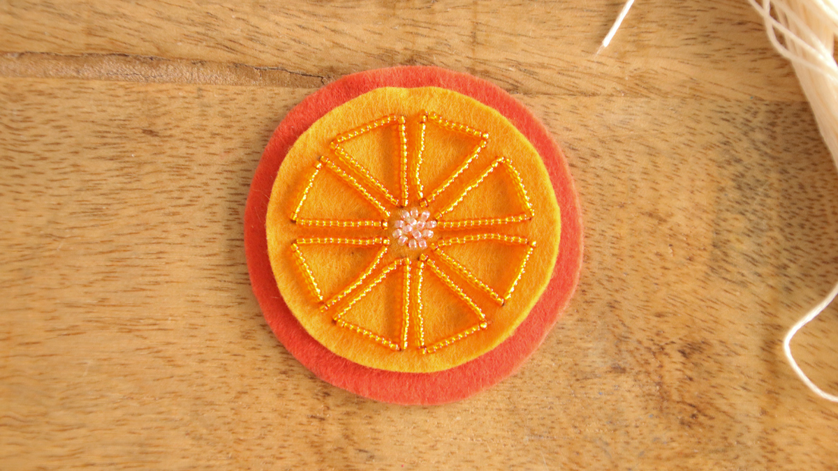 Modello di decorazione dell'albero di Natale in feltro Profumi di Natale : Tappa 3 Modello di decorazione dell'albero di Natale in feltro Profumi di Natale : Tappa 3