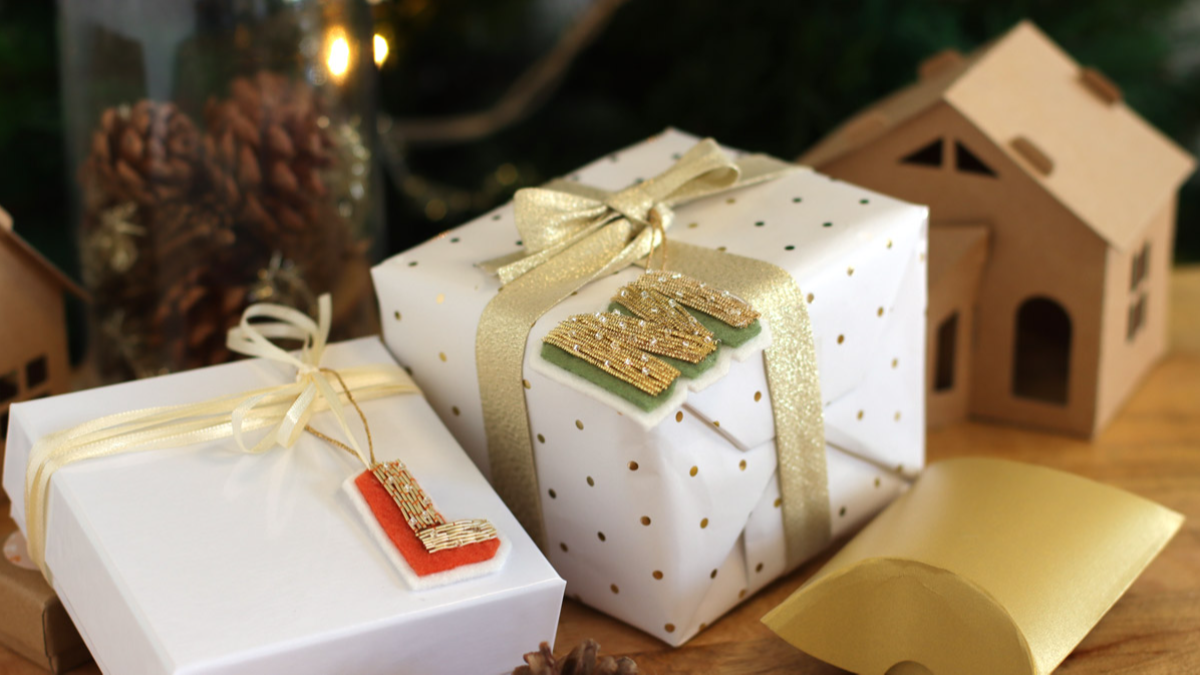 Schema Tutorial etichetta regalo di Natale Ricamo lettera Cannetille Schema Tutorial etichetta regalo di Natale Ricamo lettera Cannetille