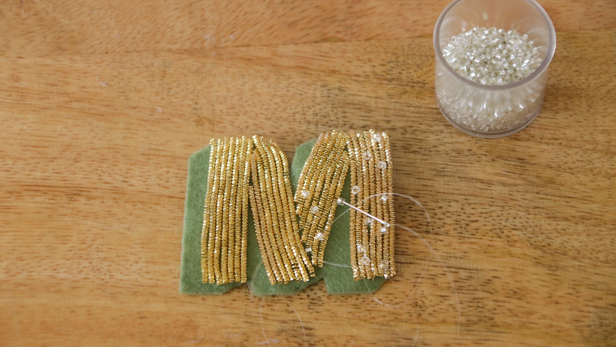 Tutorial etichetta regalo di Natale Ricamo lettera Cannetille : Tappa 5 Tutorial etichetta regalo di Natale Ricamo lettera Cannetille : Tappa 5