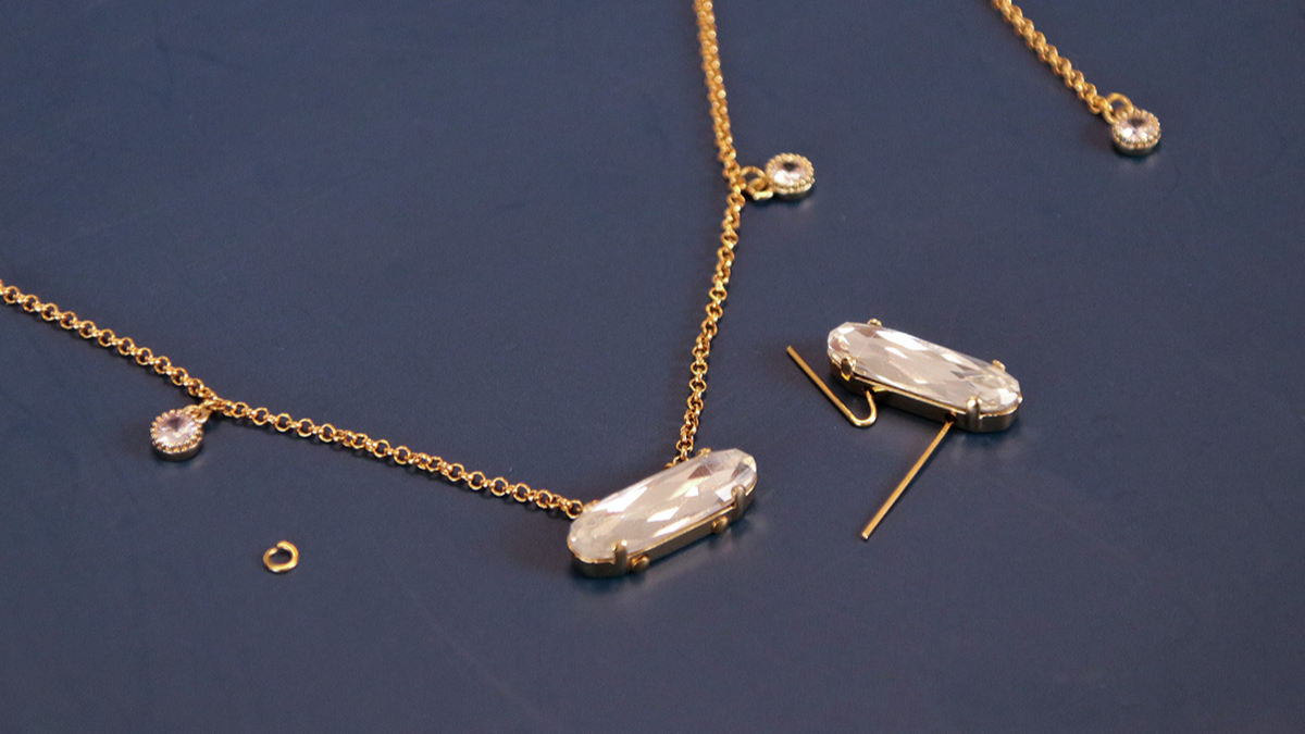 Collana asimmetrica : Tappa 4 Collana asimmetrica : Tappa 4