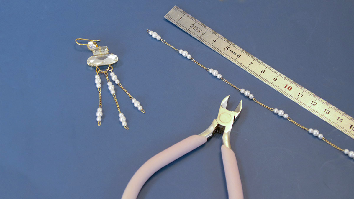 Orecchini pendenti in cristallo Aurora : Tappa 3 Orecchini pendenti in cristallo Aurora : Tappa 3