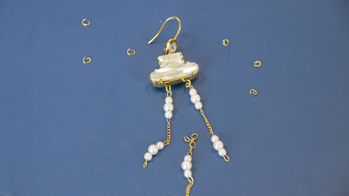 Orecchini pendenti in cristallo Aurora : Tappa 4 Orecchini pendenti in cristallo Aurora : Tappa 4