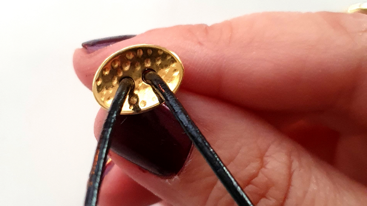 Bracciale a 5 giri con perle Swarovski e fiocco macramé : Tappa 1 Bracciale a 5 giri con perle Swarovski e fiocco macramé : Tappa 1