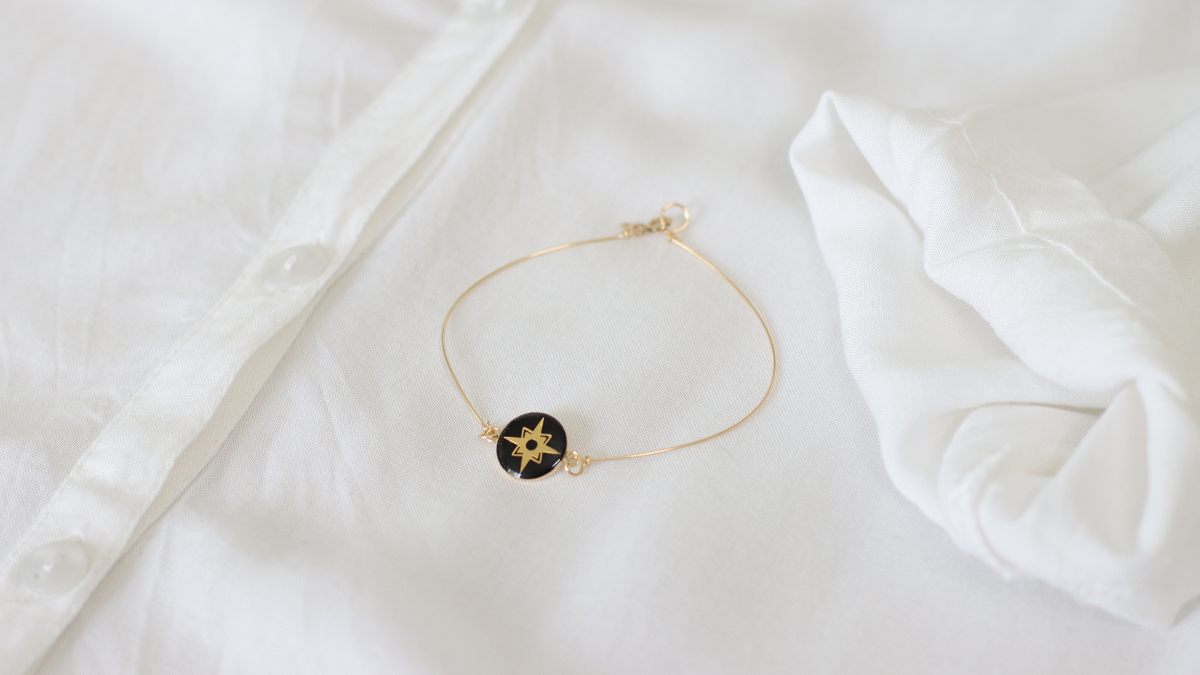 Schema Bracciale Tuto in resina nera opaca riempito d'oro Schema Bracciale Tuto in resina nera opaca riempito d'oro