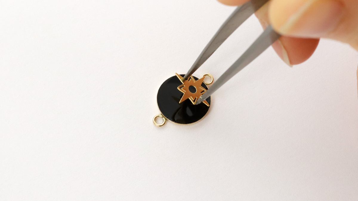 Bracciale Tuto in resina nera opaca riempito d'oro : Tappa 3 Bracciale Tuto in resina nera opaca riempito d'oro : Tappa 3