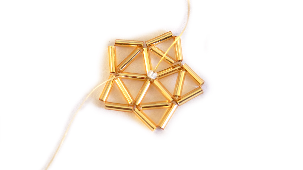 Miyuki Bugles 3D perline stella stile himmeli : Tappa 8 Miyuki Bugles 3D perline stella stile himmeli : Tappa 8