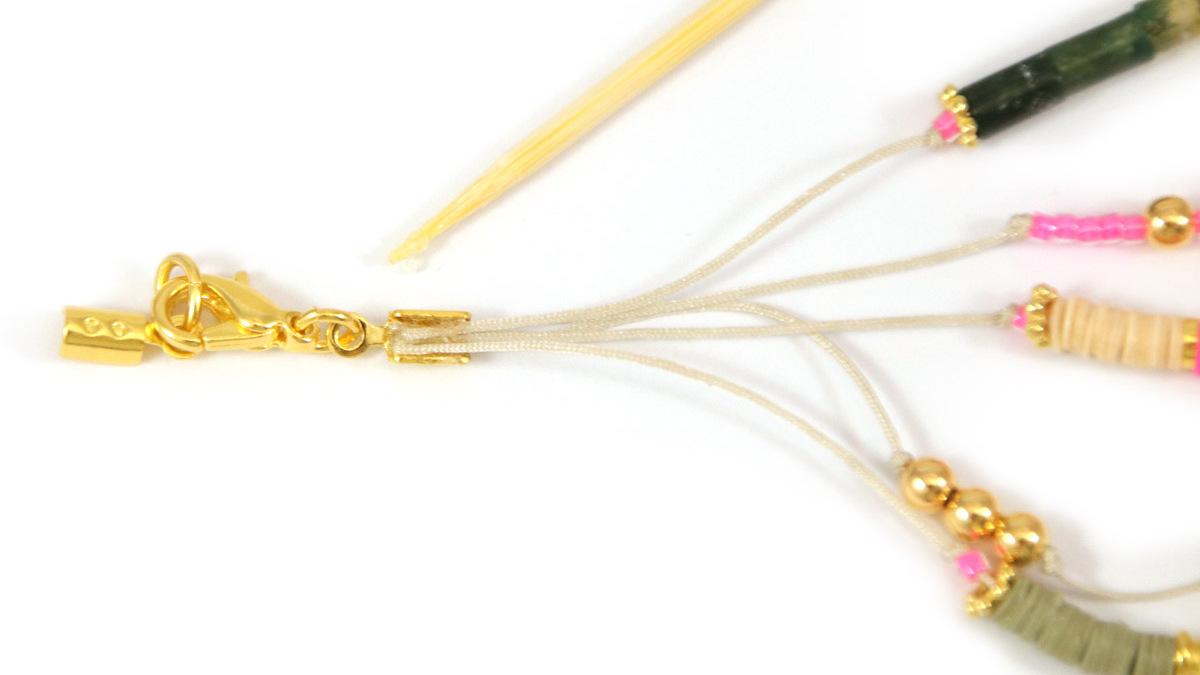 Bracciali sottili Tuto con perline e ciondoli heishi : Tappa 6 Bracciali sottili Tuto con perline e ciondoli heishi : Tappa 6