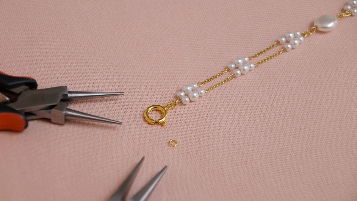 Bracciale a catena in madreperla : Tappa 7 Bracciale a catena in madreperla : Tappa 7