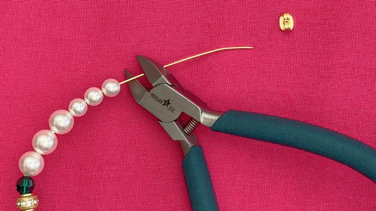 Orecchini in stile barocco con perle : Tappa 4 Orecchini in stile barocco con perle : Tappa 4